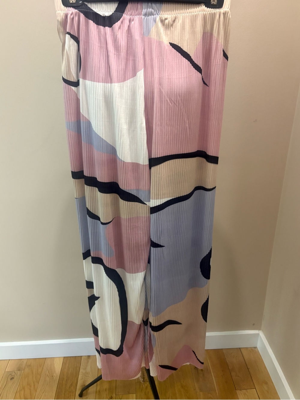 Brand new Pleated Abstract pants in Pastel Pink and Lavender